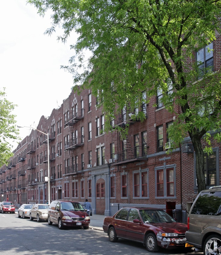 Harding Arms Apartments in Brooklyn, NY