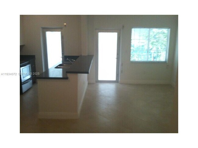 Foto del edificio - 1034 Lenox Ave.