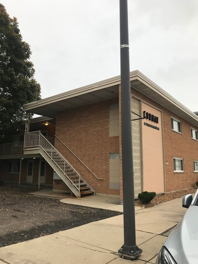 Building Photo - 4215 W 95th St