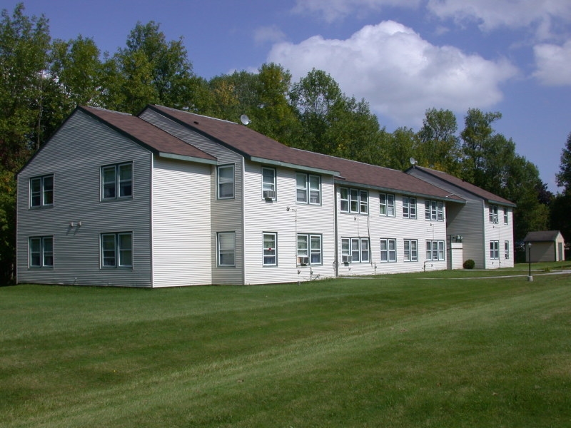 Primary Photo - Pine Manor