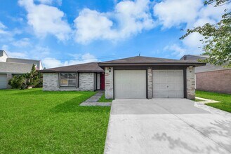 Building Photo - 1911 Hammerwood Dr