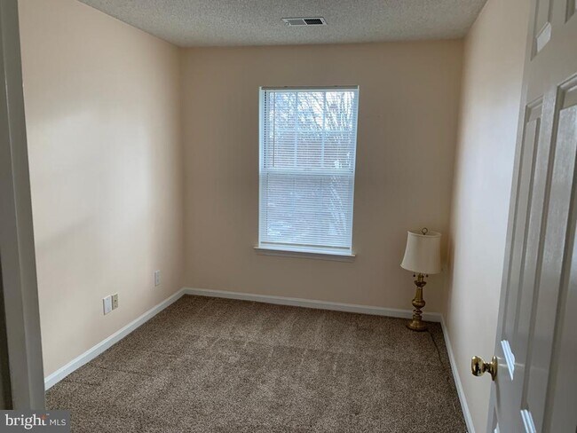 Building Photo - 12109 Greenway Ct