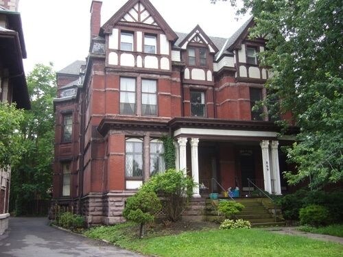 Foto principal - 869 Delaware Ave