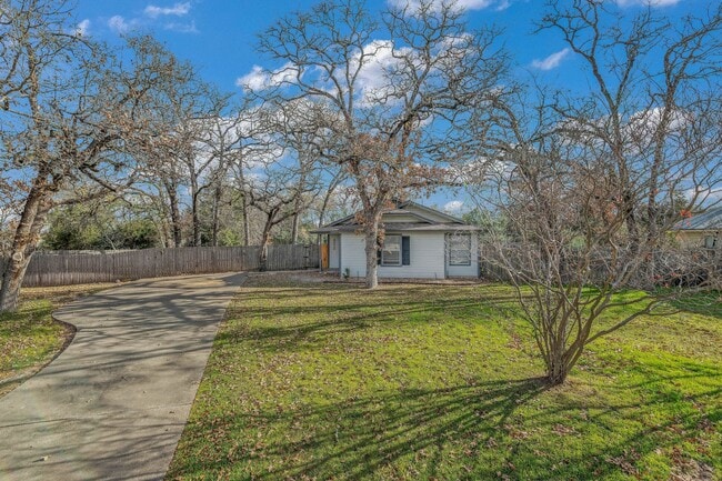 Building Photo - Adorable 3 bed in Quiet Neighborhood!