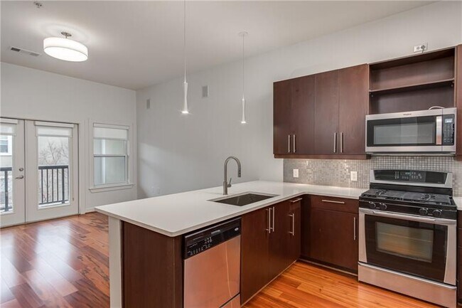 Building Photo - 870 Inman Village NE Pky