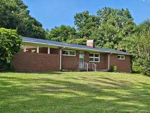 Building Photo - 729 Maxanna Dr