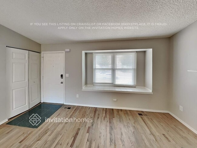 Building Photo - 1827 S Genoa St