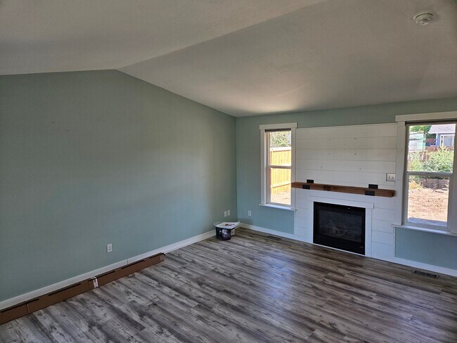 Foto del edificio - 5316 Holly Loop SE