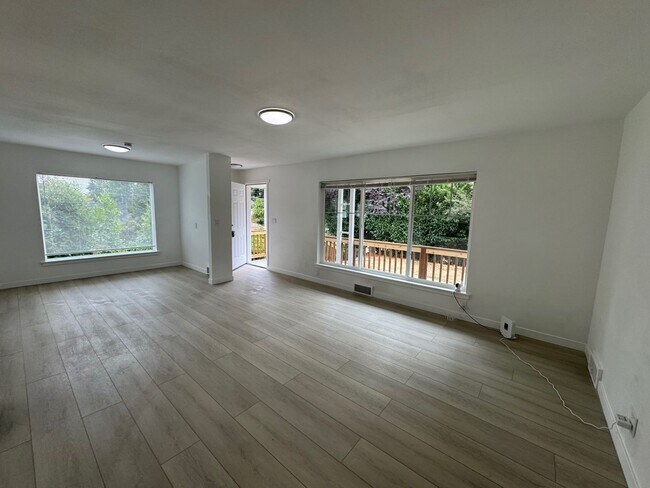 Foto del edificio - Newly renovated 4 bed 1 bath home in Burien
