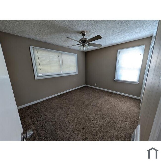 Building Photo - 750 Kelvin Dr
