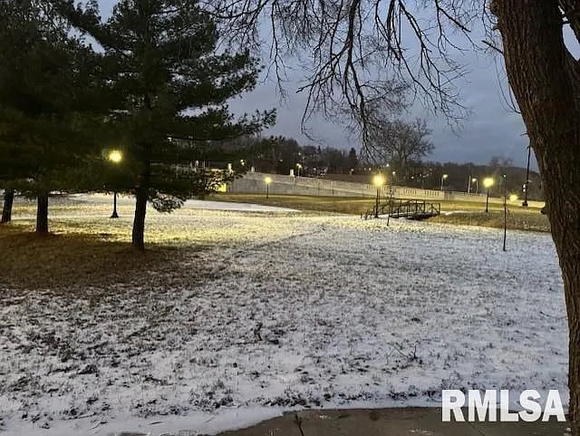 Building Photo - 320 N Saratoga St