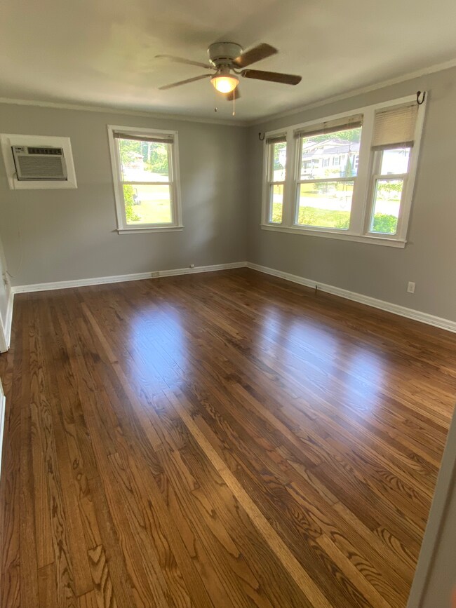 Photo - 206 Hickory St House