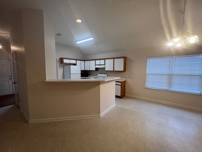 Building Photo - 3 br, 2 bath House - 939 LaVergne Lane