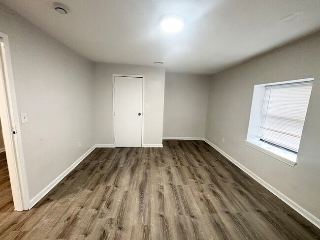 Building Photo - 94 Eastern Ave