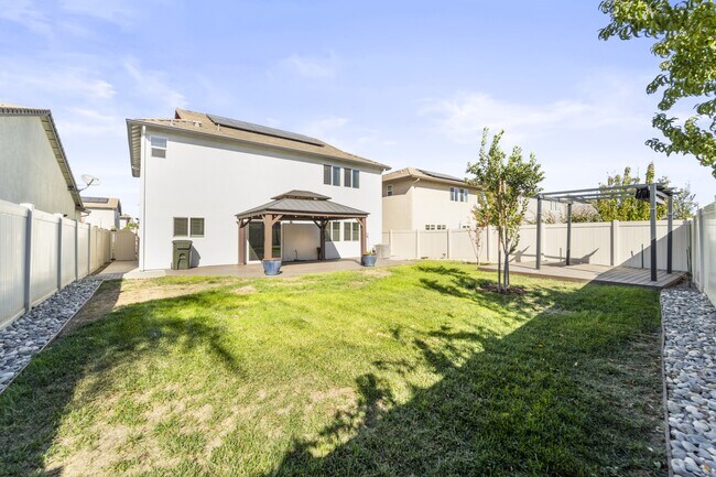 Building Photo - 3814 Fong Ranch Rd
