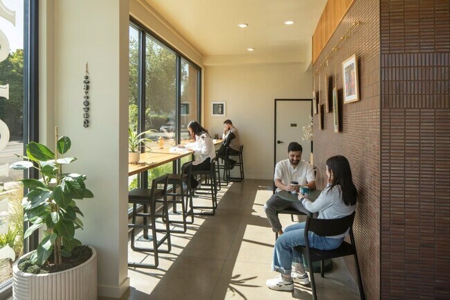 Foto del edificio - Arts Plaza