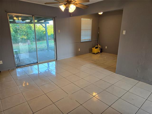 Building Photo - 4825 Miami Dr