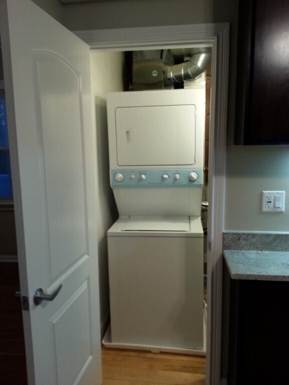 Foto del edificio - 5385 N Bowmanville Ave