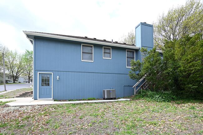 Building Photo - 4 Atchison Ct