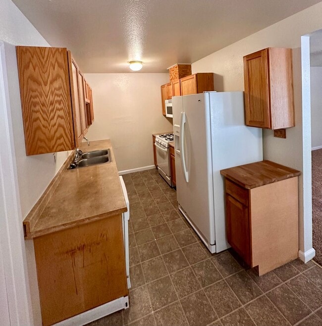 Building Photo - COZY 3 BED 2 BATH HOME LOCATED IN THE STARVIEW ESTATES SUBDIVISION