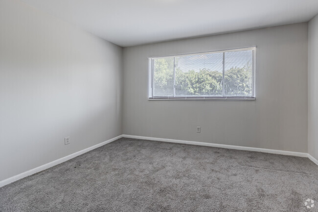 2BR, 1BA - 875SF - Bedroom 2 - Adams House