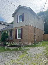 Building Photo - 3214 Lakeford Dr