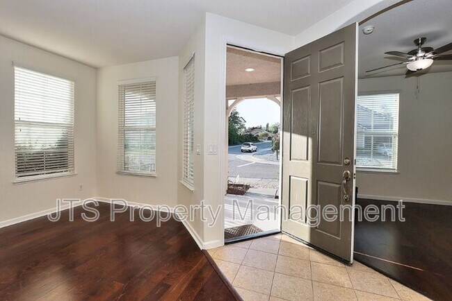 Foto del edificio - 5441 Mossy Stone Way