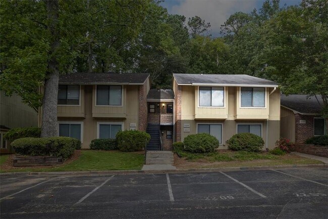 Foto del edificio - 2205 Surrey Ct