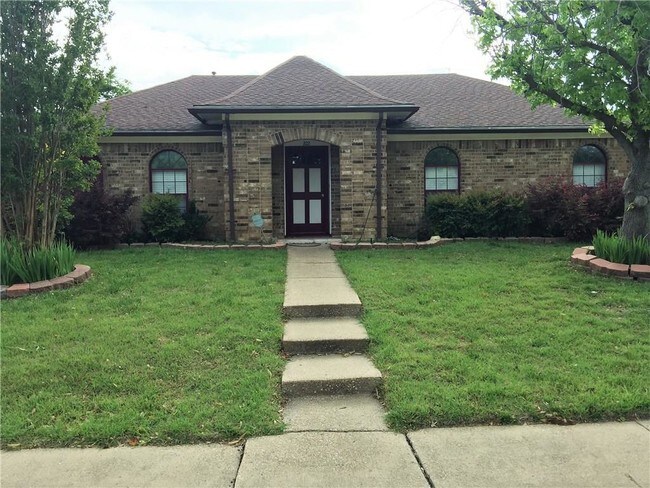 Building Photo - 222 W Amberway Ln