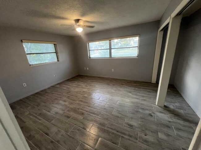 Foto del edificio - 63 S Davis St