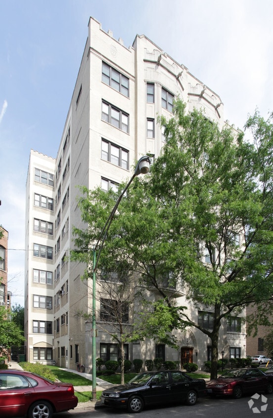 5715 S Kenwood Ave, Chicago, IL 60637 Apartments in Chicago, IL