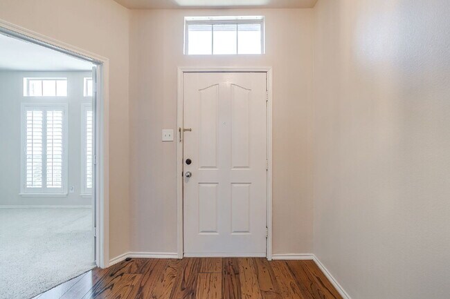 Foto del edificio - Fully Furnished 3 bed, 2 bath in White Settlement!