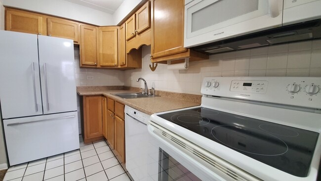 Foto del edificio - 7740 Harvard St