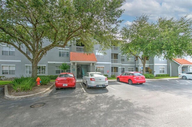 Foto del edificio - 18001 Richmond Pl Dr