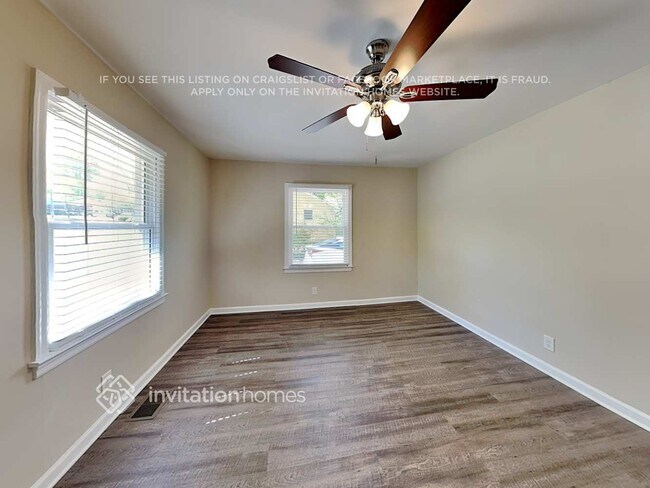 Foto del edificio - 277 Rocking Hill Dr SW