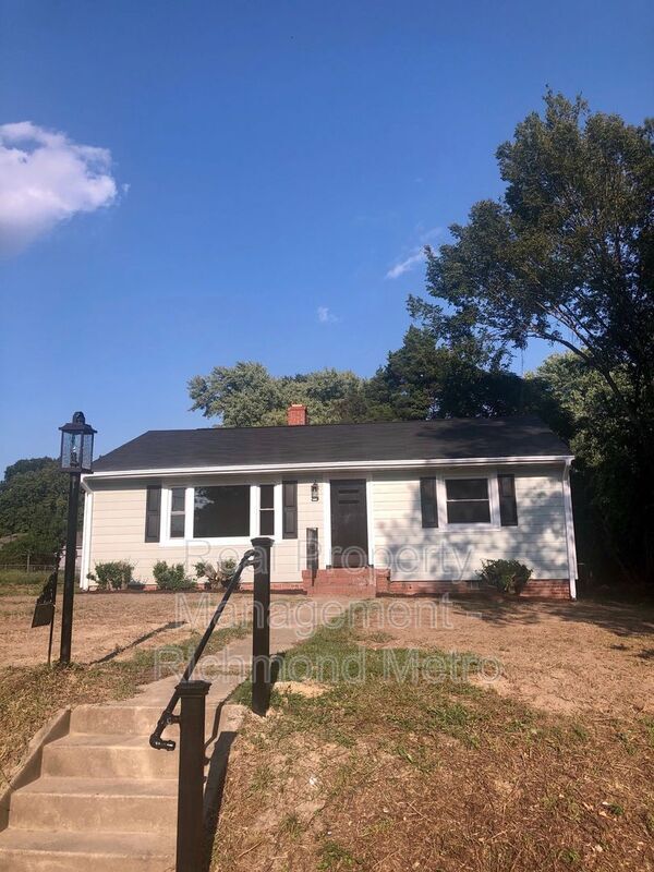 Building Photo - 5901 Bonneau Rd