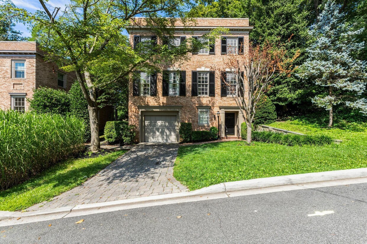 Primary Photo - 4925 Weaver Terrace NW