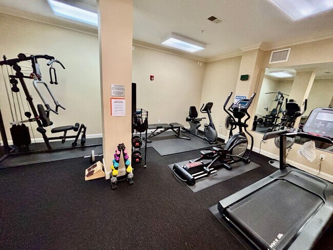 Foto del edificio - 1 bedroom/ 1 bathroom- Bennington on the Park
