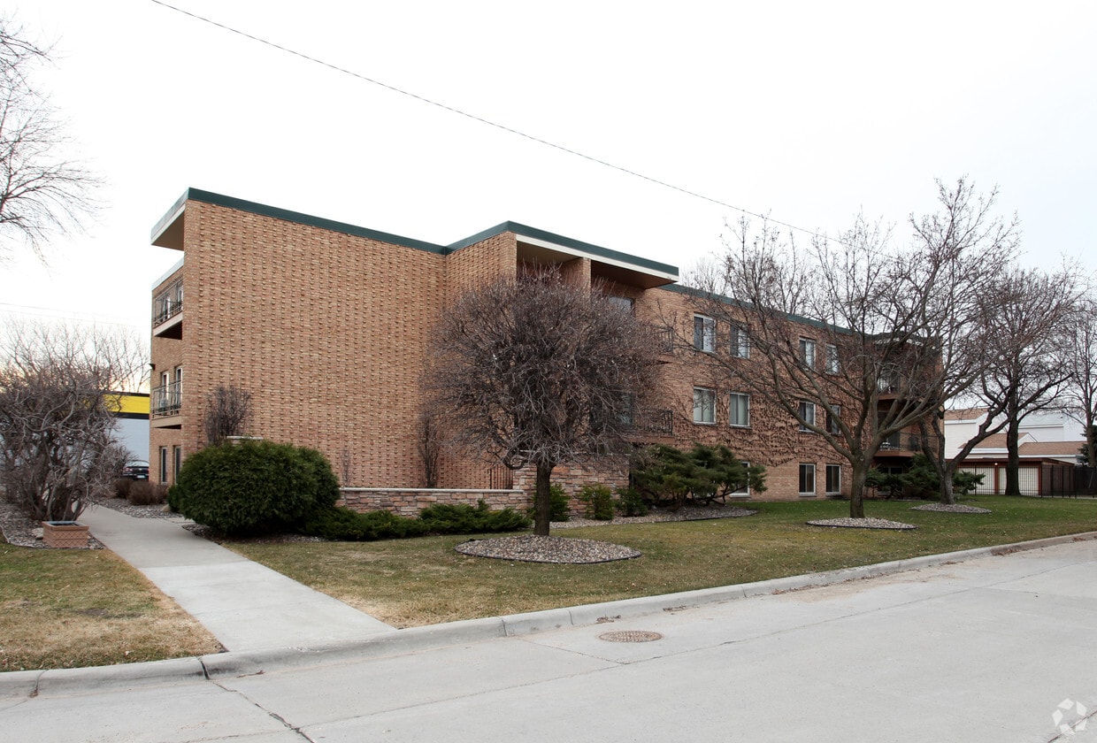 Primary Photo - 3647 McKinley St NE