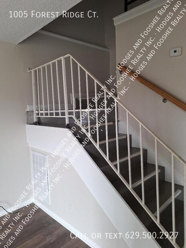 Foto del edificio - 1005 Forest Ridge Ct