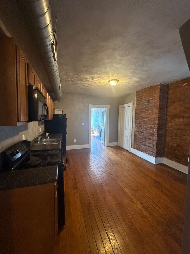 Foto del edificio - 1608 Lowrie St