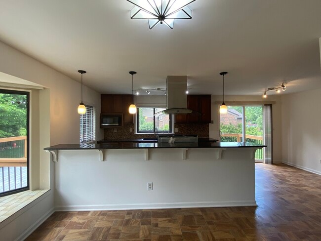 Building Photo - 23589 Hickory Grove Ln