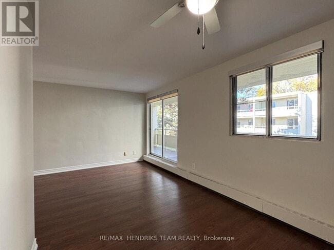 Building Photo - 5611 Valley Wy