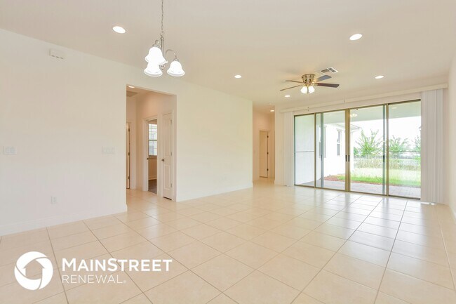 Building Photo - 3000 Crispin Cir