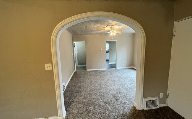 Building Photo - 3605 Normandy Rd