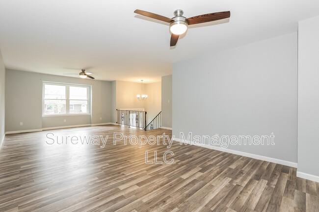 Building Photo - 524 Larch Ave