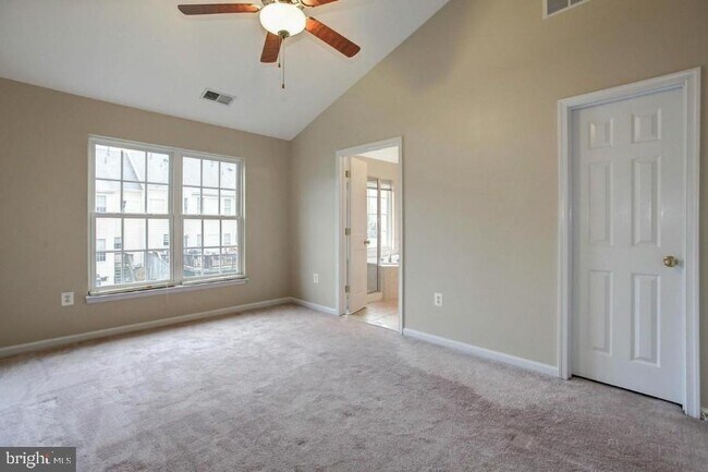 Foto del edificio - 9611 Normanton Way