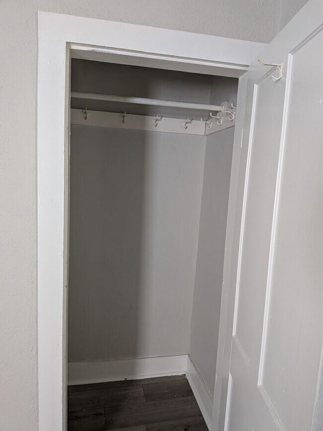 Foto del edificio - 921-923 Lonergan Ct Dira EFH