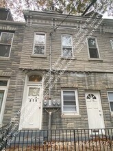 Building Photo - 536 S 6th St