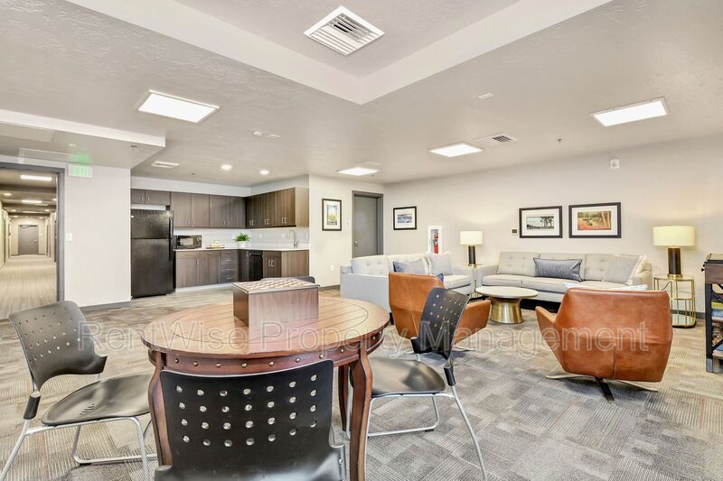 385 E 42nd St Unit 212, Garden City, ID 83714 Condo for Rent in